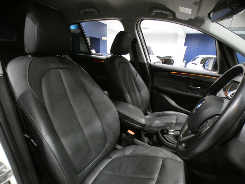 BMW 2シリーズ 218iｸﾞﾗﾝﾂｱﾗｰ ﾗｸﾞｼﾞｭｱﾘｰ ADｾｰﾌﾃｨPKG　☆有償ｶﾗｰ ☆後期 追ACC ﾚｰﾝDW 黒革 ﾋｰﾀｰ iﾄﾞﾗｲﾌﾞﾅﾋﾞ(第6世代ﾀｯﾁP対応) ﾍｯﾄﾞｱｯﾌﾟDSP Bｶﾒﾗ PDC LEDﾗｲﾄ ｵｰﾄﾃｰﾙｹﾞｰﾄ　2年保証