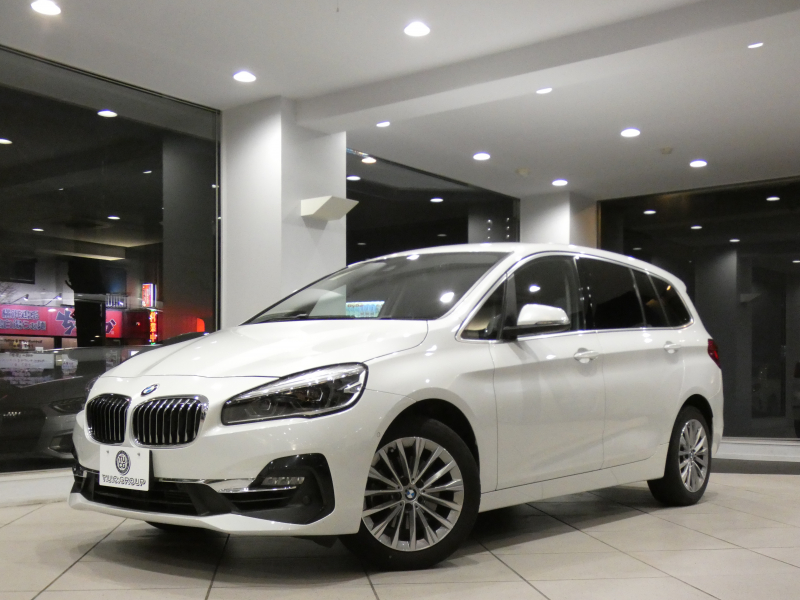 BMW 2シリーズ 218iｸﾞﾗﾝﾂｱﾗｰ ﾗｸﾞｼﾞｭｱﾘｰ ADｾｰﾌﾃｨPKG　☆有償ｶﾗｰ ☆後期 追ACC ﾚｰﾝDW 黒革 ﾋｰﾀｰ iﾄﾞﾗｲﾌﾞﾅﾋﾞ(第6世代ﾀｯﾁP対応) ﾍｯﾄﾞｱｯﾌﾟDSP Bｶﾒﾗ PDC LEDﾗｲﾄ ｵｰﾄﾃｰﾙｹﾞｰﾄ　2年保証