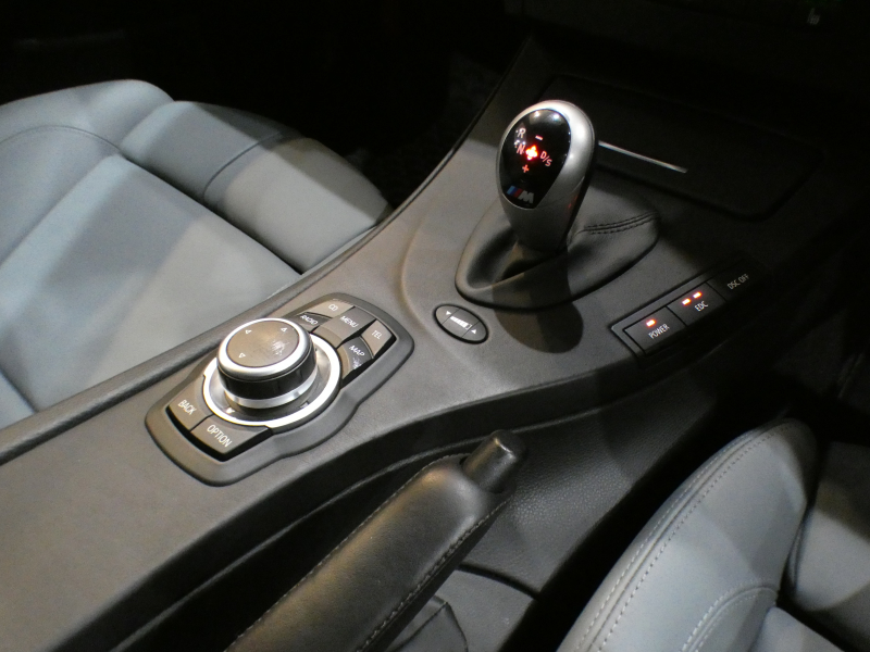 BMW Mシリーズ M3ｾﾀﾞﾝ MDCT Drive logic　☆ﾃﾞｨｰﾗ-記録簿多数 ｺﾝﾌｫA ｸﾞﾚｰ革 ﾋｰﾀｰ iﾄﾞﾗｲﾌﾞﾅﾋﾞ Bｶﾒﾗ PDC ｷｾﾉﾝ 専用ｴｸｽﾃﾘｱ&18AW ☆V8NAｴﾝｼﾞﾝ 420ps　2年保証