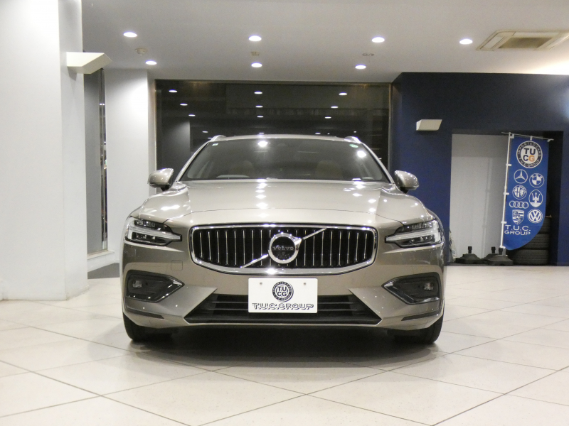 ボルボ V60 V60 B5ｲﾝｽｸﾘﾌﾟｼｮﾝ　☆1ｵｰﾅｰ 追ACC･LKA･ BLIS 茶革 全席ﾋｰﾀｰ ﾍﾞﾝﾁﾚｰﾀｰ ﾏｯｻｰｼﾞ ☆ｻﾝﾙｰﾌ ☆ｸﾘｽﾀﾙｼﾌﾄﾉﾌﾞ ﾀｯﾁｽｸﾘｰﾝHDDﾅﾋﾞ harman/K 全周囲ｶﾒﾗ LEDﾗｲﾄ ｵｰﾄﾃｰﾙｹﾞｰﾄ ☆OP19AW B5EG+ﾓｰﾀｰ　2年保証