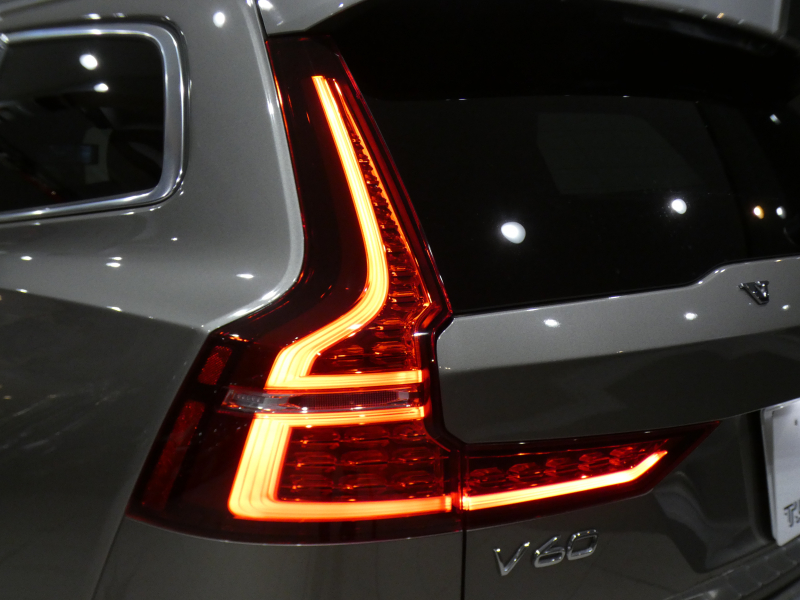 ボルボ V60 V60 B5ｲﾝｽｸﾘﾌﾟｼｮﾝ　☆1ｵｰﾅｰ 追ACC･LKA･ BLIS 茶革 全席ﾋｰﾀｰ ﾍﾞﾝﾁﾚｰﾀｰ ﾏｯｻｰｼﾞ ☆ｻﾝﾙｰﾌ ☆ｸﾘｽﾀﾙｼﾌﾄﾉﾌﾞ ﾀｯﾁｽｸﾘｰﾝHDDﾅﾋﾞ harman/K 全周囲ｶﾒﾗ LEDﾗｲﾄ ｵｰﾄﾃｰﾙｹﾞｰﾄ ☆OP19AW B5EG+ﾓｰﾀｰ　2年保証