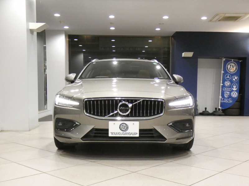 ボルボ V60 V60 B5ｲﾝｽｸﾘﾌﾟｼｮﾝ　☆1ｵｰﾅｰ 追ACC･LKA･ BLIS 茶革 全席ﾋｰﾀｰ ﾍﾞﾝﾁﾚｰﾀｰ ﾏｯｻｰｼﾞ ☆ｻﾝﾙｰﾌ ☆ｸﾘｽﾀﾙｼﾌﾄﾉﾌﾞ ﾀｯﾁｽｸﾘｰﾝHDDﾅﾋﾞ harman/K 全周囲ｶﾒﾗ LEDﾗｲﾄ ｵｰﾄﾃｰﾙｹﾞｰﾄ ☆OP19AW B5EG+ﾓｰﾀｰ　2年保証