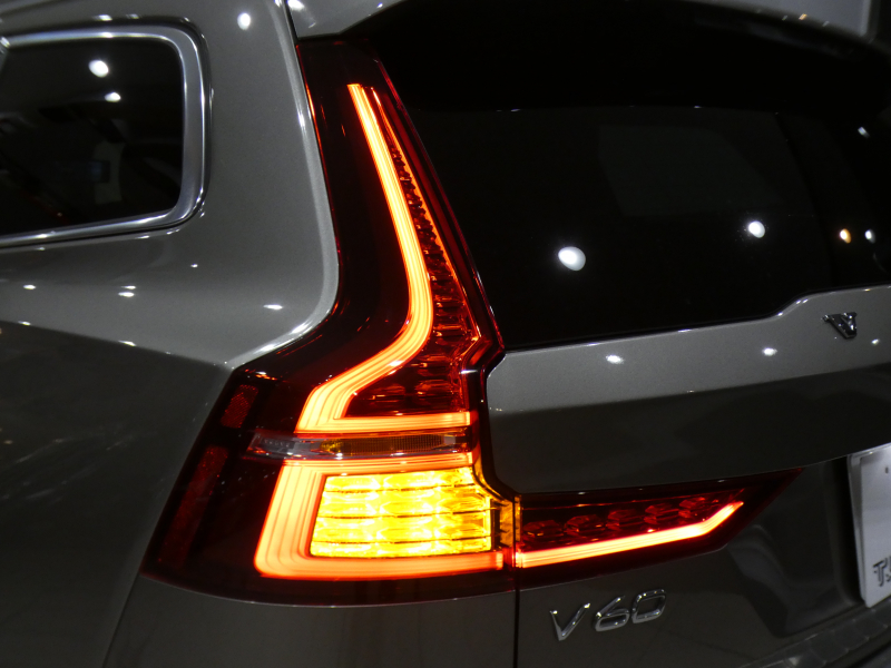 ボルボ V60 V60 B5ｲﾝｽｸﾘﾌﾟｼｮﾝ　☆1ｵｰﾅｰ 追ACC･LKA･ BLIS 茶革 全席ﾋｰﾀｰ ﾍﾞﾝﾁﾚｰﾀｰ ﾏｯｻｰｼﾞ ☆ｻﾝﾙｰﾌ ☆ｸﾘｽﾀﾙｼﾌﾄﾉﾌﾞ ﾀｯﾁｽｸﾘｰﾝHDDﾅﾋﾞ harman/K 全周囲ｶﾒﾗ LEDﾗｲﾄ ｵｰﾄﾃｰﾙｹﾞｰﾄ ☆OP19AW B5EG+ﾓｰﾀｰ　2年保証