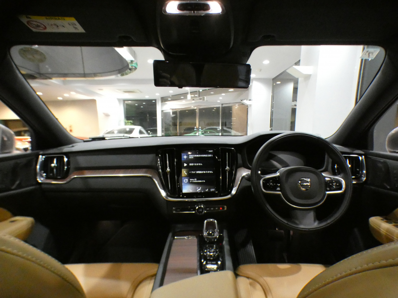 ボルボ V60 V60 B5ｲﾝｽｸﾘﾌﾟｼｮﾝ　☆1ｵｰﾅｰ 追ACC･LKA･ BLIS 茶革 全席ﾋｰﾀｰ ﾍﾞﾝﾁﾚｰﾀｰ ﾏｯｻｰｼﾞ ☆ｻﾝﾙｰﾌ ☆ｸﾘｽﾀﾙｼﾌﾄﾉﾌﾞ ﾀｯﾁｽｸﾘｰﾝHDDﾅﾋﾞ harman/K 全周囲ｶﾒﾗ LEDﾗｲﾄ ｵｰﾄﾃｰﾙｹﾞｰﾄ ☆OP19AW B5EG+ﾓｰﾀｰ　2年保証