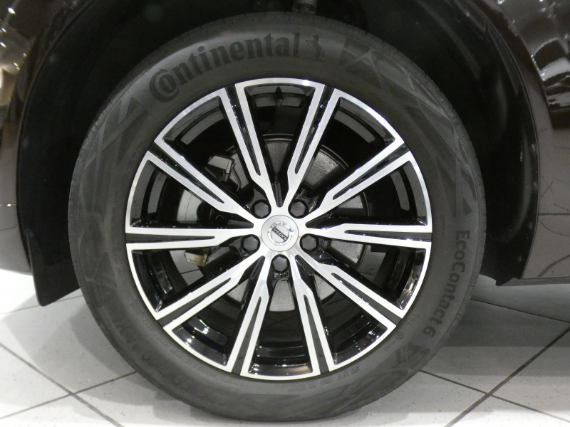 ボルボ XC60 XC60 B5 AWD ｲﾝｽｸﾘﾌﾟｼｮﾝ　追ACC･LKA･ BLIS 茶革 全席ﾋｰﾀｰ ﾍﾞﾝﾁﾚｰﾀｰ ﾏｯｻｰｼﾞ ☆ｻﾝﾙｰﾌ ☆ｸﾘｽﾀﾙｼﾌﾄ ﾀｯﾁｽｸﾘｰﾝHDDﾅﾋﾞ ☆B&Wｻｳﾝﾄﾞ 全周囲ｶﾒﾗ LEDﾗｲﾄ ｵｰﾄﾃｰﾙｹﾞｰﾄ 19AW B5EG+ﾓｰﾀｰ　2年保証