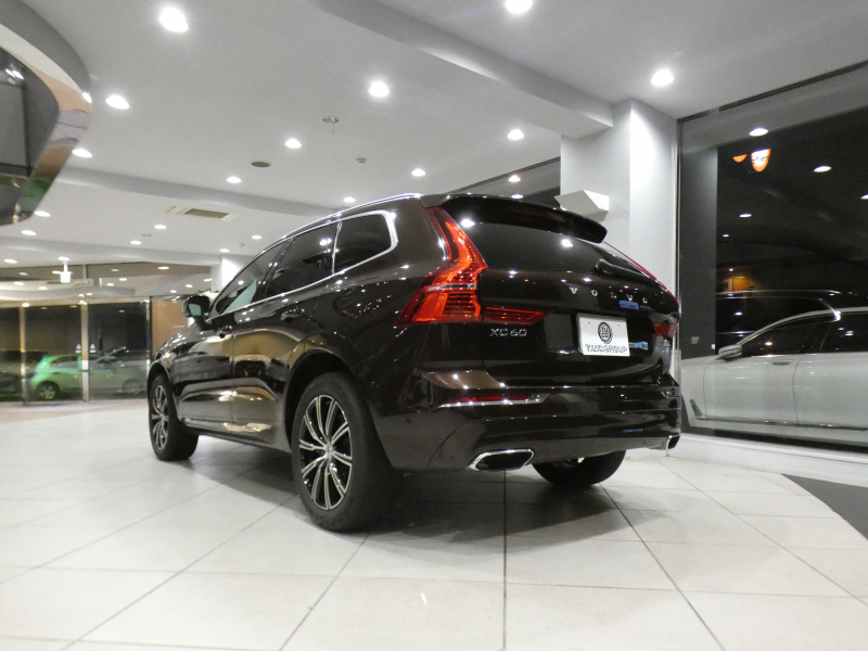 ボルボ XC60 XC60 B5 AWD ｲﾝｽｸﾘﾌﾟｼｮﾝ　追ACC･LKA･ BLIS 茶革 全席ﾋｰﾀｰ ﾍﾞﾝﾁﾚｰﾀｰ ﾏｯｻｰｼﾞ ☆ｻﾝﾙｰﾌ ☆ｸﾘｽﾀﾙｼﾌﾄ ﾀｯﾁｽｸﾘｰﾝHDDﾅﾋﾞ ☆B&Wｻｳﾝﾄﾞ 全周囲ｶﾒﾗ LEDﾗｲﾄ ｵｰﾄﾃｰﾙｹﾞｰﾄ 19AW B5EG+ﾓｰﾀｰ　2年保証