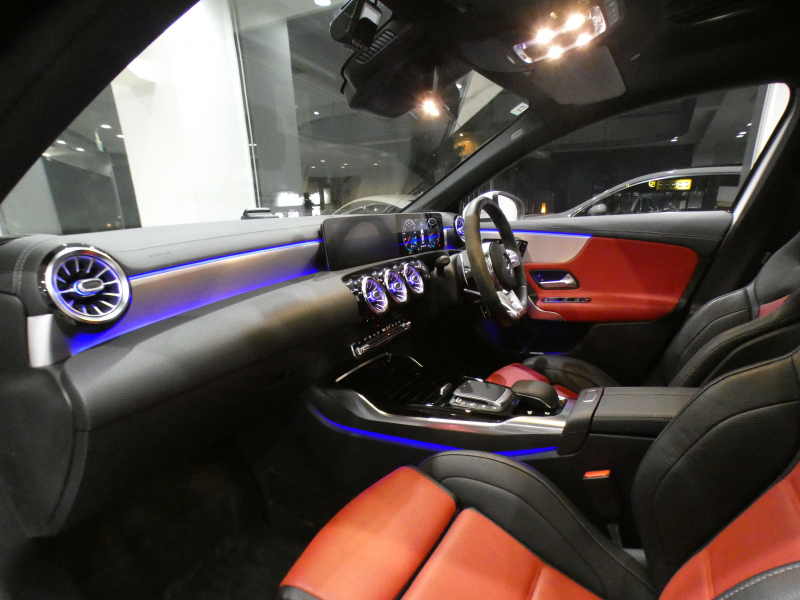 AMG Aクラス A35 4MATIC ｾﾀﾞﾝ AMGﾊﾟﾌｫｰﾏﾝｽ&AMGｱﾄﾞﾊﾞﾝｽﾄPKG　☆AMGﾊﾟﾌｫｰﾏﾝｽｼｰﾄ(黒/赤) ☆ﾊﾟﾉﾗﾏSR MBUX Meｺﾈ ｱﾄﾞﾊﾞﾝｽﾄｻｳﾝﾄﾞ ﾍｯﾄﾞUDSP 全周ｶﾒﾗ PTS ﾏﾙﾁﾋﾞｰﾑLED ｱﾝﾋﾞｴﾝﾄﾗｲﾄ AMGｽﾀｲﾘﾝｸﾞ&18AW 306ps　2年保証