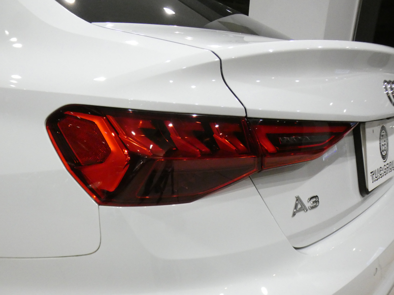 アウディ A3 A3ｾﾀﾞﾝ 30TFSI Sﾗｲﾝ ｺﾝﾋﾞﾆｴﾝｽ&ｱｼｽﾀﾝｽ&SﾗｲﾝﾌﾟﾗｽPKG　ADVｷｰ 追ACC ｻｲﾄﾞｱｼｽﾄ ｱｳﾃﾞｨﾌﾟﾚｾﾝｽ 黒革 ﾋｰﾀｰ MMIﾅﾋﾞ(ﾀｯﾁﾚｽﾎﾟﾝｽ付) ﾊﾞｰﾁｬﾙCP Bｶﾒﾗ PDC ☆ﾏﾄﾘｸｽLED ｱﾝﾋﾞｴﾝﾄﾗｲﾄ Sﾗｲﾝｴｸｽﾃﾘｱ&18AW　2年保証