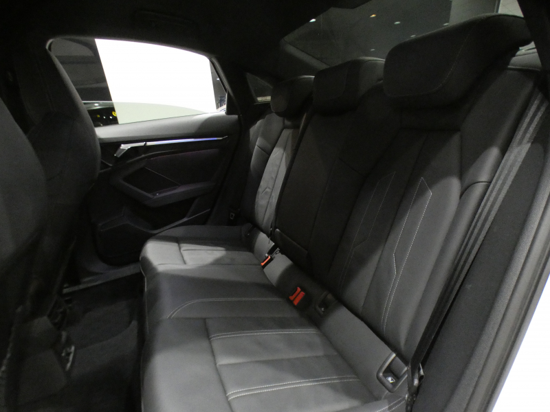 アウディ A3 A3ｾﾀﾞﾝ 30TFSI Sﾗｲﾝ ｺﾝﾋﾞﾆｴﾝｽ&ｱｼｽﾀﾝｽ&SﾗｲﾝﾌﾟﾗｽPKG　ADVｷｰ 追ACC ｻｲﾄﾞｱｼｽﾄ ｱｳﾃﾞｨﾌﾟﾚｾﾝｽ 黒革 ﾋｰﾀｰ MMIﾅﾋﾞ(ﾀｯﾁﾚｽﾎﾟﾝｽ付) ﾊﾞｰﾁｬﾙCP Bｶﾒﾗ PDC ☆ﾏﾄﾘｸｽLED ｱﾝﾋﾞｴﾝﾄﾗｲﾄ Sﾗｲﾝｴｸｽﾃﾘｱ&18AW　2年保証