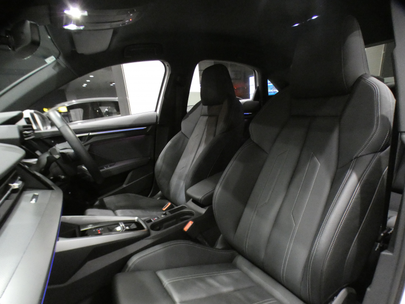 アウディ A3 A3ｾﾀﾞﾝ 30TFSI Sﾗｲﾝ ｺﾝﾋﾞﾆｴﾝｽ&ｱｼｽﾀﾝｽ&SﾗｲﾝﾌﾟﾗｽPKG　ADVｷｰ 追ACC ｻｲﾄﾞｱｼｽﾄ ｱｳﾃﾞｨﾌﾟﾚｾﾝｽ 黒革 ﾋｰﾀｰ MMIﾅﾋﾞ(ﾀｯﾁﾚｽﾎﾟﾝｽ付) ﾊﾞｰﾁｬﾙCP Bｶﾒﾗ PDC ☆ﾏﾄﾘｸｽLED ｱﾝﾋﾞｴﾝﾄﾗｲﾄ Sﾗｲﾝｴｸｽﾃﾘｱ&18AW　2年保証