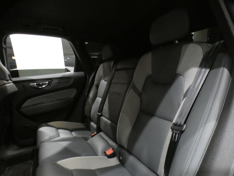 ボルボ XC60 XC60 T6 AWD Rﾃﾞｻﾞｲﾝ　ｼﾃｨｾｰﾌﾃｨ ACC･BLIS ☆ｽﾚｰﾄ(灰)半革 ﾋｰﾀｰ ﾀｯﾁｽｸﾘｰﾝHDDﾅﾋﾞTV 全周囲ｶﾒﾗ ﾍｯﾄﾞｱｯﾌﾟDSP LEDﾗｲﾄ Rﾃﾞｻﾞｲﾝ専用ｴｸｽﾃﾘｱ&21AW ☆ﾎﾟｰﾙｽﾀｰﾊﾟﾌｫｰﾏﾝｽSW 320ps　2年保証