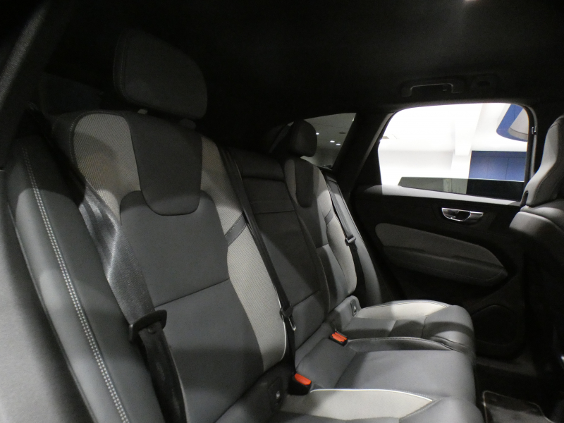 ボルボ XC60 XC60 T6 AWD Rﾃﾞｻﾞｲﾝ　ｼﾃｨｾｰﾌﾃｨ ACC･BLIS ☆ｽﾚｰﾄ(灰)半革 ﾋｰﾀｰ ﾀｯﾁｽｸﾘｰﾝHDDﾅﾋﾞTV 全周囲ｶﾒﾗ ﾍｯﾄﾞｱｯﾌﾟDSP LEDﾗｲﾄ Rﾃﾞｻﾞｲﾝ専用ｴｸｽﾃﾘｱ&21AW ☆ﾎﾟｰﾙｽﾀｰﾊﾟﾌｫｰﾏﾝｽSW 320ps　2年保証