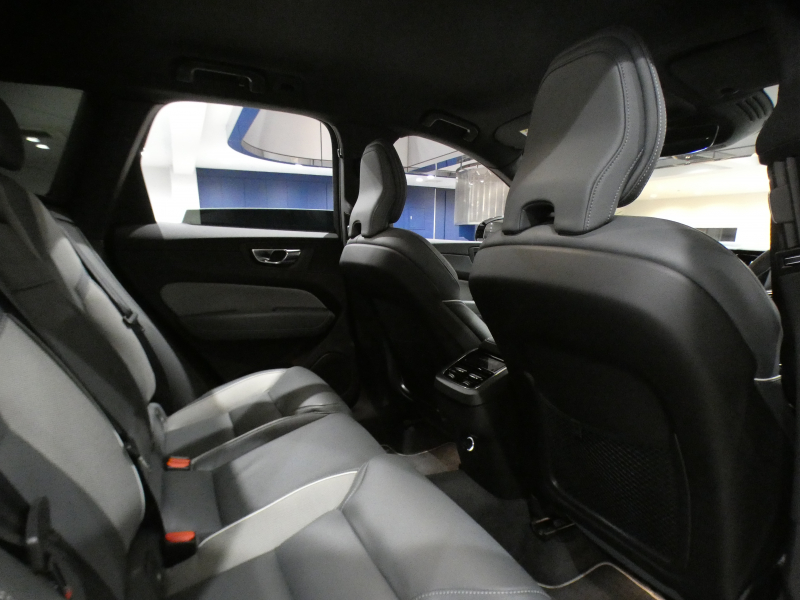 ボルボ XC60 XC60 T6 AWD Rﾃﾞｻﾞｲﾝ　ｼﾃｨｾｰﾌﾃｨ ACC･BLIS ☆ｽﾚｰﾄ(灰)半革 ﾋｰﾀｰ ﾀｯﾁｽｸﾘｰﾝHDDﾅﾋﾞTV 全周囲ｶﾒﾗ ﾍｯﾄﾞｱｯﾌﾟDSP LEDﾗｲﾄ Rﾃﾞｻﾞｲﾝ専用ｴｸｽﾃﾘｱ&21AW ☆ﾎﾟｰﾙｽﾀｰﾊﾟﾌｫｰﾏﾝｽSW 320ps　2年保証