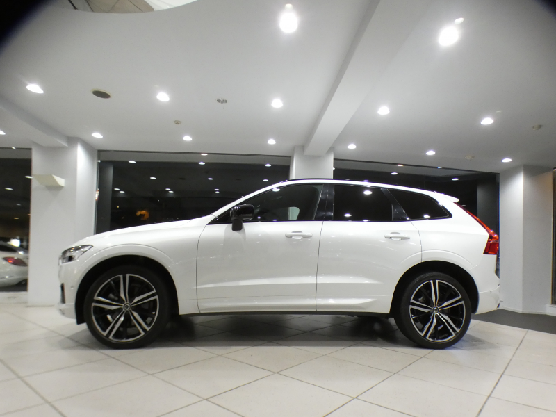 ボルボ XC60 XC60 T6 AWD Rﾃﾞｻﾞｲﾝ　ｼﾃｨｾｰﾌﾃｨ ACC･BLIS ☆ｽﾚｰﾄ(灰)半革 ﾋｰﾀｰ ﾀｯﾁｽｸﾘｰﾝHDDﾅﾋﾞTV 全周囲ｶﾒﾗ ﾍｯﾄﾞｱｯﾌﾟDSP LEDﾗｲﾄ Rﾃﾞｻﾞｲﾝ専用ｴｸｽﾃﾘｱ&21AW ☆ﾎﾟｰﾙｽﾀｰﾊﾟﾌｫｰﾏﾝｽSW 320ps　2年保証