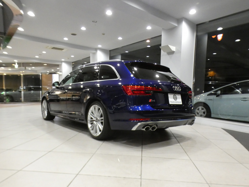 アウディ S4 S4ｱﾊﾞﾝﾄ ﾚｻﾞｰ&ｱｼｽﾀﾝｽPKG　追ACC ﾚｰﾝ&ｻｲﾄﾞｱｼｽﾄ ｱｳﾃﾞｨﾌﾟﾚｾﾝｽ 黒革 ﾋｰﾀｰ ﾏｯｻｰｼﾞ機能 MMIﾅﾋﾞTV ﾊﾞｰﾁｬﾙCP 全周囲ｶﾒﾗ PDC ﾏﾄﾘｸｽLED 専用ｴｸｽﾃﾘｱ ☆OP19AW 赤ｷｬﾘﾊﾟｰ 354ps　2年保証