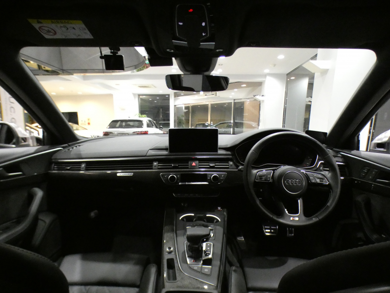 アウディ S4 S4ｱﾊﾞﾝﾄ ﾚｻﾞｰ&ｱｼｽﾀﾝｽPKG　追ACC ﾚｰﾝ&ｻｲﾄﾞｱｼｽﾄ ｱｳﾃﾞｨﾌﾟﾚｾﾝｽ 黒革 ﾋｰﾀｰ ﾏｯｻｰｼﾞ機能 MMIﾅﾋﾞTV ﾊﾞｰﾁｬﾙCP 全周囲ｶﾒﾗ PDC ﾏﾄﾘｸｽLED 専用ｴｸｽﾃﾘｱ ☆OP19AW 赤ｷｬﾘﾊﾟｰ 354ps　2年保証
