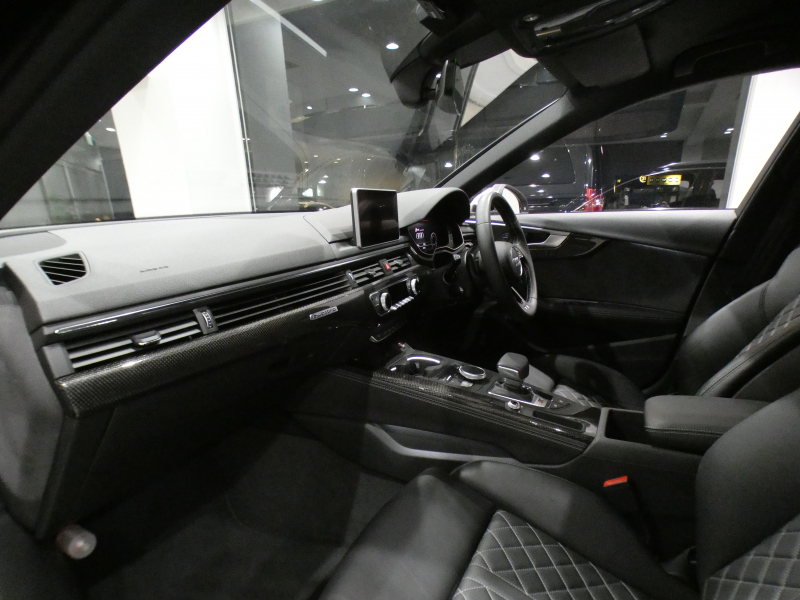 アウディ S4 S4ｱﾊﾞﾝﾄ ﾚｻﾞｰ&ｱｼｽﾀﾝｽPKG　追ACC ﾚｰﾝ&ｻｲﾄﾞｱｼｽﾄ ｱｳﾃﾞｨﾌﾟﾚｾﾝｽ 黒革 ﾋｰﾀｰ ﾏｯｻｰｼﾞ機能 MMIﾅﾋﾞTV ﾊﾞｰﾁｬﾙCP 全周囲ｶﾒﾗ PDC ﾏﾄﾘｸｽLED 専用ｴｸｽﾃﾘｱ ☆OP19AW 赤ｷｬﾘﾊﾟｰ 354ps　2年保証