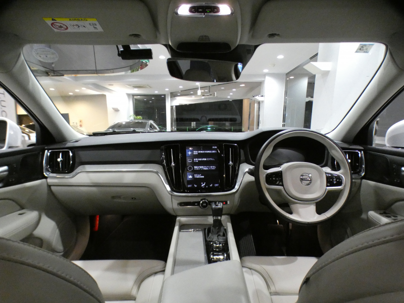 ボルボ V60 V60ｸﾛｽｶﾝﾄﾘｰ T5ﾌﾟﾛ AWD　追ACC･LKA･ LCMA 白革 ﾋｰﾀｰ ﾍﾞﾝﾁﾚｰﾀｰ ﾏｯｻｰｼﾞ機能 ﾀｯﾁｽｸﾘｰﾝHDDﾅﾋﾞTV harman/K 全周囲ｶﾒﾗ ﾍｯﾄﾞｱｯﾌﾟDSP LEDﾗｲﾄ ｵｰﾄﾃｰﾙｹﾞｰﾄ 19AW　2年保証