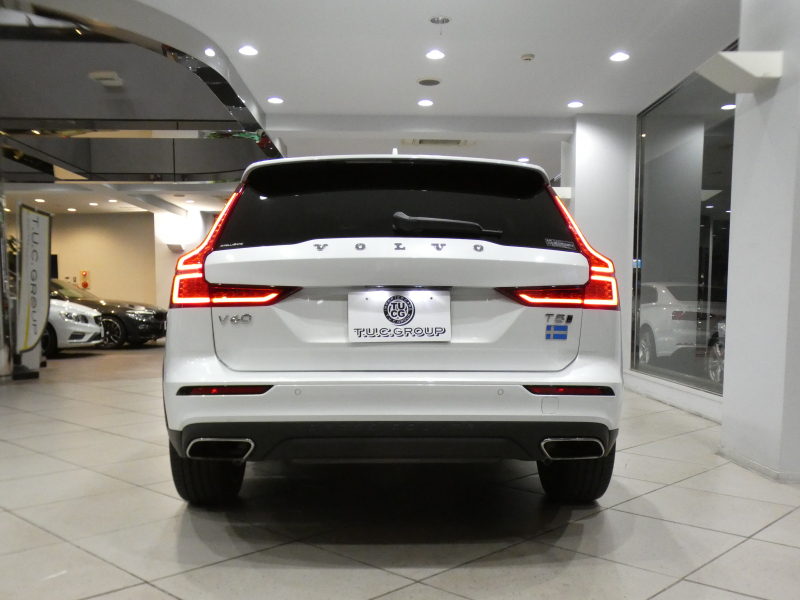 ボルボ V60 V60ｸﾛｽｶﾝﾄﾘｰ T5ﾌﾟﾛ AWD　追ACC･LKA･ LCMA 白革 ﾋｰﾀｰ ﾍﾞﾝﾁﾚｰﾀｰ ﾏｯｻｰｼﾞ機能 ﾀｯﾁｽｸﾘｰﾝHDDﾅﾋﾞTV harman/K 全周囲ｶﾒﾗ ﾍｯﾄﾞｱｯﾌﾟDSP LEDﾗｲﾄ ｵｰﾄﾃｰﾙｹﾞｰﾄ 19AW　2年保証