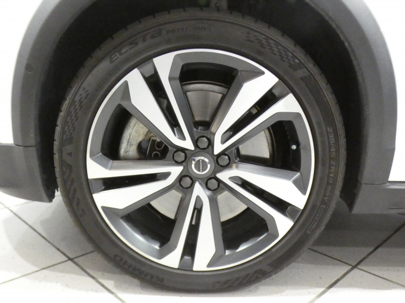 ボルボ V60 V60ｸﾛｽｶﾝﾄﾘｰ T5ﾌﾟﾛ AWD　追ACC･LKA･ LCMA 白革 ﾋｰﾀｰ ﾍﾞﾝﾁﾚｰﾀｰ ﾏｯｻｰｼﾞ機能 ﾀｯﾁｽｸﾘｰﾝHDDﾅﾋﾞTV harman/K 全周囲ｶﾒﾗ ﾍｯﾄﾞｱｯﾌﾟDSP LEDﾗｲﾄ ｵｰﾄﾃｰﾙｹﾞｰﾄ 19AW　2年保証