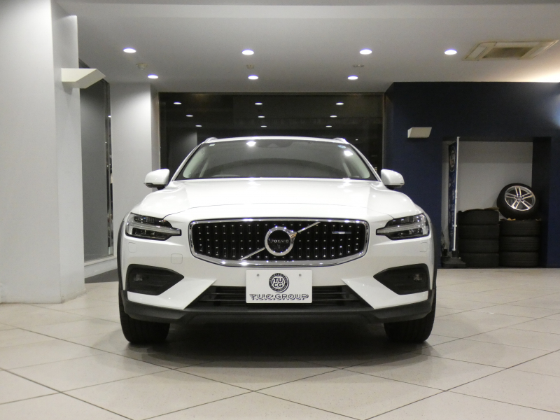 ボルボ V60 V60ｸﾛｽｶﾝﾄﾘｰ T5ﾌﾟﾛ AWD　追ACC･LKA･ LCMA 白革 ﾋｰﾀｰ ﾍﾞﾝﾁﾚｰﾀｰ ﾏｯｻｰｼﾞ機能 ﾀｯﾁｽｸﾘｰﾝHDDﾅﾋﾞTV harman/K 全周囲ｶﾒﾗ ﾍｯﾄﾞｱｯﾌﾟDSP LEDﾗｲﾄ ｵｰﾄﾃｰﾙｹﾞｰﾄ 19AW　2年保証