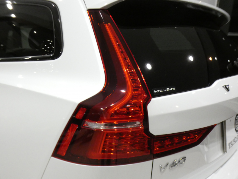 ボルボ V60 V60ｸﾛｽｶﾝﾄﾘｰ T5ﾌﾟﾛ AWD　追ACC･LKA･ LCMA 白革 ﾋｰﾀｰ ﾍﾞﾝﾁﾚｰﾀｰ ﾏｯｻｰｼﾞ機能 ﾀｯﾁｽｸﾘｰﾝHDDﾅﾋﾞTV harman/K 全周囲ｶﾒﾗ ﾍｯﾄﾞｱｯﾌﾟDSP LEDﾗｲﾄ ｵｰﾄﾃｰﾙｹﾞｰﾄ 19AW　2年保証