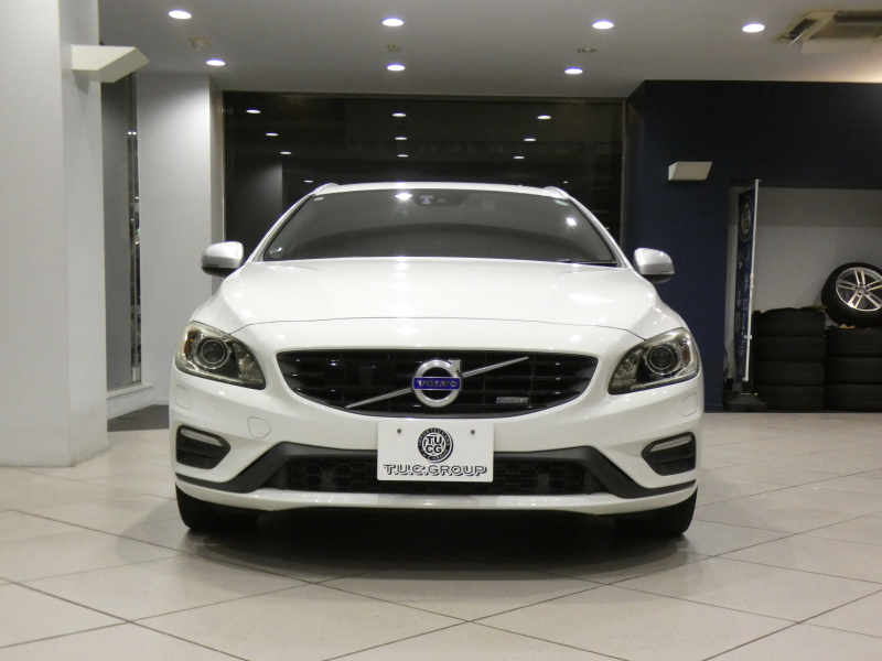 ボルボ V60 V60 T6 AWD Rﾃﾞｻﾞｲﾝ　Pｽﾀｰﾄ 追ACC LCMA LKA BLIS 衝突軽減 黒革 ﾋｰﾀｰ 7ｲﾝﾁHDDﾅﾋﾞ MSV ☆harman/k Bｶﾒﾗ ｾﾝｻｰ ｷｾﾉﾝ Rﾃﾞｻﾞｲﾝ専用ｴｸｽﾃﾘｱ&19AW ☆直6EG 304ps　2年保証