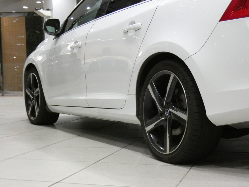 ボルボ V60 V60 T6 AWD Rﾃﾞｻﾞｲﾝ　Pｽﾀｰﾄ 追ACC LCMA LKA BLIS 衝突軽減 黒革 ﾋｰﾀｰ 7ｲﾝﾁHDDﾅﾋﾞ MSV ☆harman/k Bｶﾒﾗ ｾﾝｻｰ ｷｾﾉﾝ Rﾃﾞｻﾞｲﾝ専用ｴｸｽﾃﾘｱ&19AW ☆直6EG 304ps　2年保証