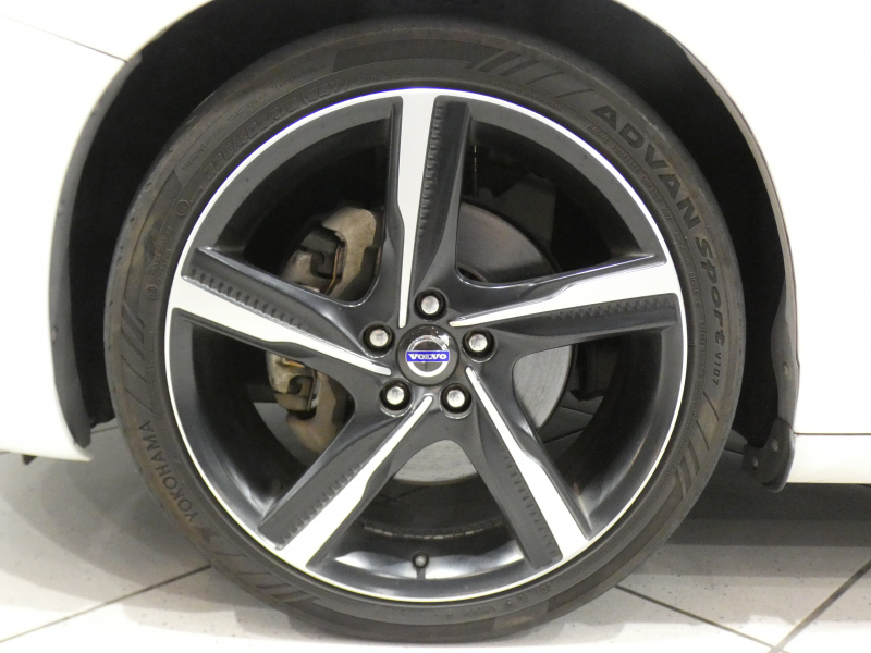 ボルボ V60 V60 T6 AWD Rﾃﾞｻﾞｲﾝ　Pｽﾀｰﾄ 追ACC LCMA LKA BLIS 衝突軽減 黒革 ﾋｰﾀｰ 7ｲﾝﾁHDDﾅﾋﾞ MSV ☆harman/k Bｶﾒﾗ ｾﾝｻｰ ｷｾﾉﾝ Rﾃﾞｻﾞｲﾝ専用ｴｸｽﾃﾘｱ&19AW ☆直6EG 304ps　2年保証