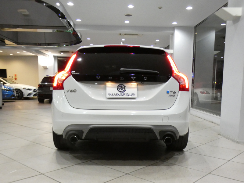 ボルボ V60 V60 T6 AWD Rﾃﾞｻﾞｲﾝ　Pｽﾀｰﾄ 追ACC LCMA LKA BLIS 衝突軽減 黒革 ﾋｰﾀｰ 7ｲﾝﾁHDDﾅﾋﾞ MSV ☆harman/k Bｶﾒﾗ ｾﾝｻｰ ｷｾﾉﾝ Rﾃﾞｻﾞｲﾝ専用ｴｸｽﾃﾘｱ&19AW ☆直6EG 304ps　2年保証