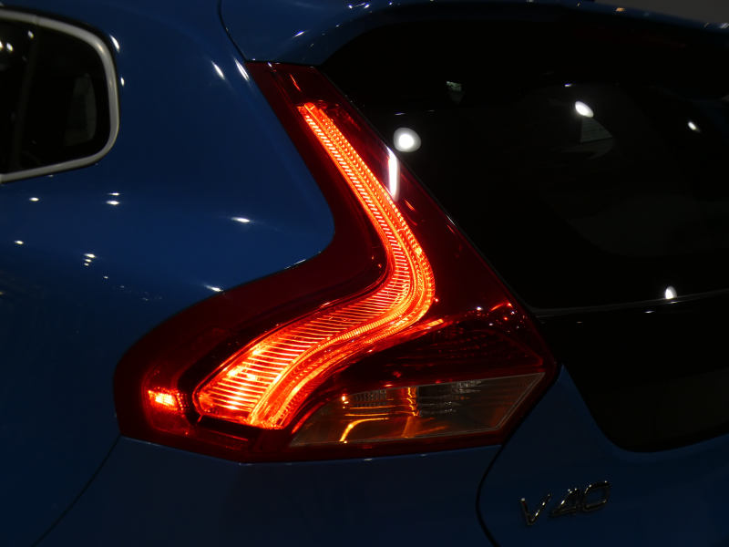 ボルボ V40 V40 T5 Rﾃﾞｻﾞｲﾝ　☆1ｵｰﾅｰ Pｽﾀｰﾄ 追ACC LCMA LKA BLIS 衝突軽減 黒革 ﾋｰﾀｰ 7ｲﾝﾁHDDﾅﾋﾞ MSV  Bｶﾒﾗ ｾﾝｻｰ ｷｾﾉﾝ Rﾃﾞｻﾞｲﾝ専用ｴｸｽﾃﾘｱ&18AW 245ps　2年保証