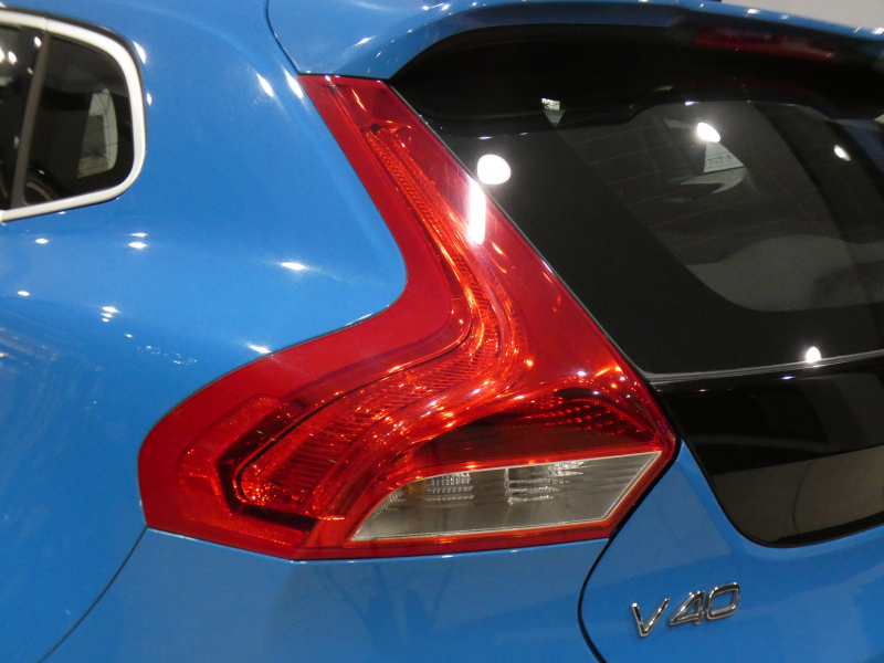 ボルボ V40 V40 T5 Rﾃﾞｻﾞｲﾝ　☆1ｵｰﾅｰ Pｽﾀｰﾄ 追ACC LCMA LKA BLIS 衝突軽減 黒革 ﾋｰﾀｰ 7ｲﾝﾁHDDﾅﾋﾞ MSV  Bｶﾒﾗ ｾﾝｻｰ ｷｾﾉﾝ Rﾃﾞｻﾞｲﾝ専用ｴｸｽﾃﾘｱ&18AW 245ps　2年保証
