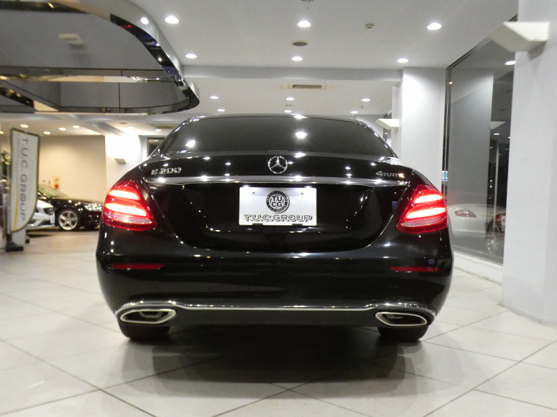 メルセデスベンツ Eクラス E200 4MATIC AVG ﾚｻﾞｰ&ﾚｰﾀﾞｰｾｰﾌﾃｨPKG　ｷｰﾚｽｺﾞｰ 黒革 全席ﾋｰﾀｰ ﾅﾋﾞTV ☆ﾌﾞﾙﾒｽﾀｰ 全周囲ｶﾒﾗ PTS ｴｱﾊﾞﾗﾝｽ LEDﾗｲﾄ ｱﾝﾋﾞｴﾝﾄﾗｲﾄ 18AW　2年保証