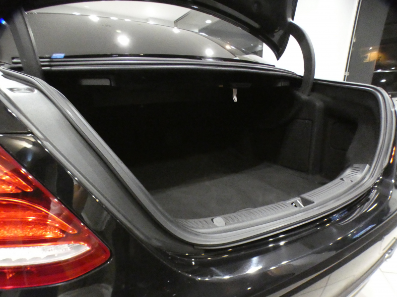 メルセデスベンツ Eクラス E200 4MATIC AVG ﾚｻﾞｰ&ﾚｰﾀﾞｰｾｰﾌﾃｨPKG　ｷｰﾚｽｺﾞｰ 黒革 全席ﾋｰﾀｰ ﾅﾋﾞTV ☆ﾌﾞﾙﾒｽﾀｰ 全周囲ｶﾒﾗ PTS ｴｱﾊﾞﾗﾝｽ LEDﾗｲﾄ ｱﾝﾋﾞｴﾝﾄﾗｲﾄ 18AW　2年保証
