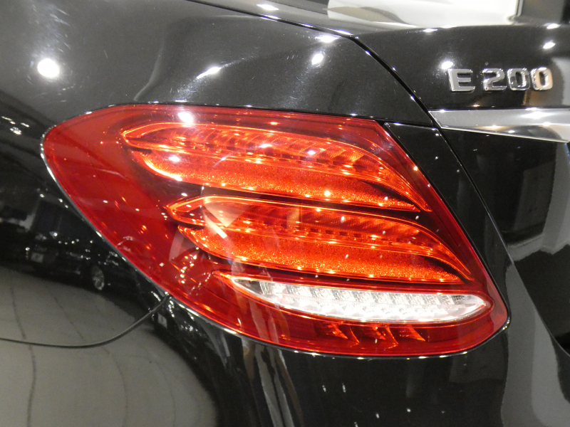 メルセデスベンツ Eクラス E200 4MATIC AVG ﾚｻﾞｰ&ﾚｰﾀﾞｰｾｰﾌﾃｨPKG　ｷｰﾚｽｺﾞｰ 黒革 全席ﾋｰﾀｰ ﾅﾋﾞTV ☆ﾌﾞﾙﾒｽﾀｰ 全周囲ｶﾒﾗ PTS ｴｱﾊﾞﾗﾝｽ LEDﾗｲﾄ ｱﾝﾋﾞｴﾝﾄﾗｲﾄ 18AW　2年保証