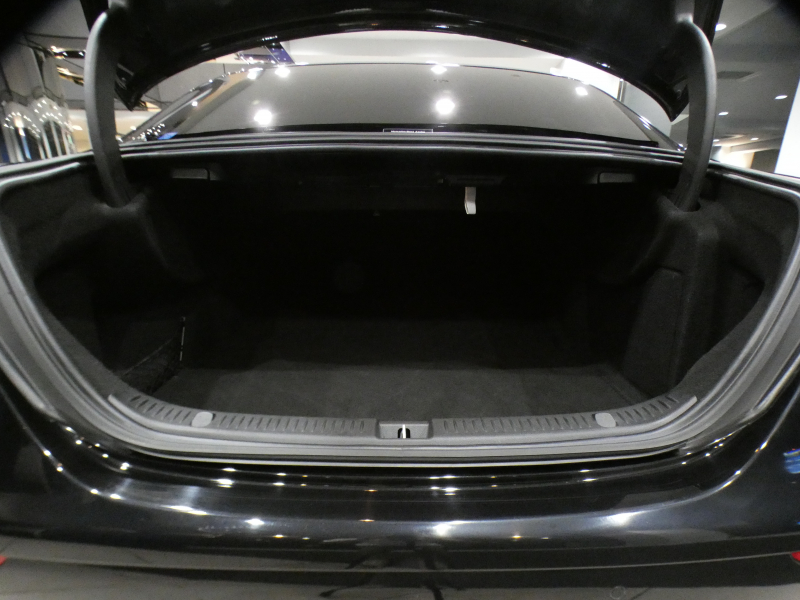 メルセデスベンツ Eクラス E200 4MATIC AVG ﾚｻﾞｰ&ﾚｰﾀﾞｰｾｰﾌﾃｨPKG　ｷｰﾚｽｺﾞｰ 黒革 全席ﾋｰﾀｰ ﾅﾋﾞTV ☆ﾌﾞﾙﾒｽﾀｰ 全周囲ｶﾒﾗ PTS ｴｱﾊﾞﾗﾝｽ LEDﾗｲﾄ ｱﾝﾋﾞｴﾝﾄﾗｲﾄ 18AW　2年保証