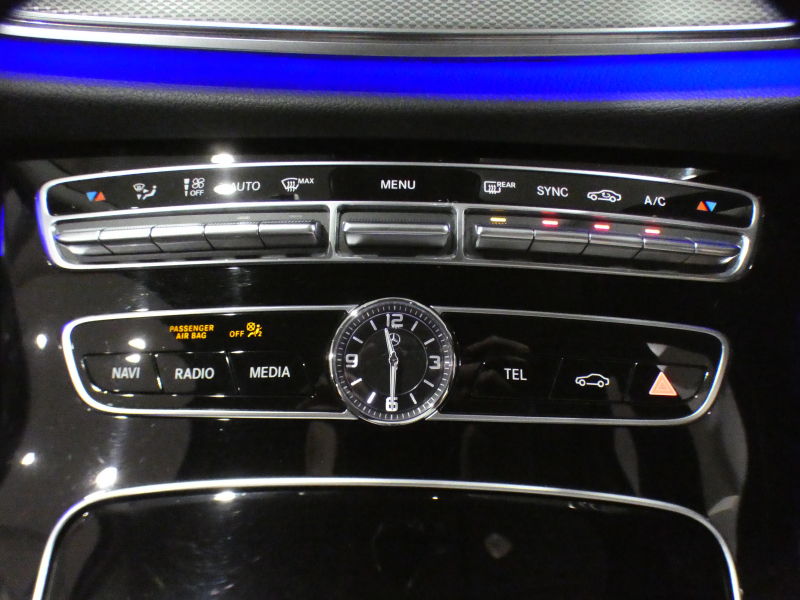 メルセデスベンツ Eクラス E200 4MATIC AVG ﾚｻﾞｰ&ﾚｰﾀﾞｰｾｰﾌﾃｨPKG　ｷｰﾚｽｺﾞｰ 黒革 全席ﾋｰﾀｰ ﾅﾋﾞTV ☆ﾌﾞﾙﾒｽﾀｰ 全周囲ｶﾒﾗ PTS ｴｱﾊﾞﾗﾝｽ LEDﾗｲﾄ ｱﾝﾋﾞｴﾝﾄﾗｲﾄ 18AW　2年保証
