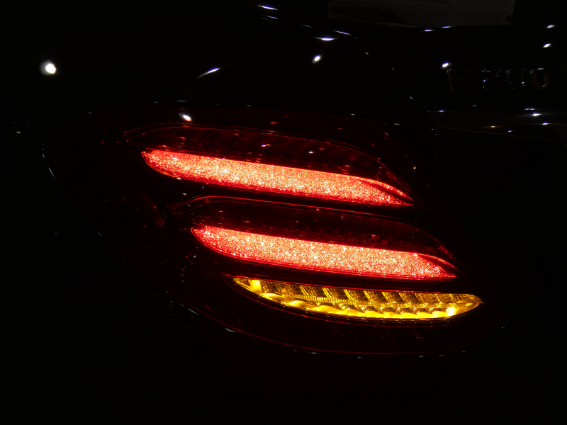 メルセデスベンツ Eクラス E200 4MATIC AVG ﾚｻﾞｰ&ﾚｰﾀﾞｰｾｰﾌﾃｨPKG　ｷｰﾚｽｺﾞｰ 黒革 全席ﾋｰﾀｰ ﾅﾋﾞTV ☆ﾌﾞﾙﾒｽﾀｰ 全周囲ｶﾒﾗ PTS ｴｱﾊﾞﾗﾝｽ LEDﾗｲﾄ ｱﾝﾋﾞｴﾝﾄﾗｲﾄ 18AW　2年保証