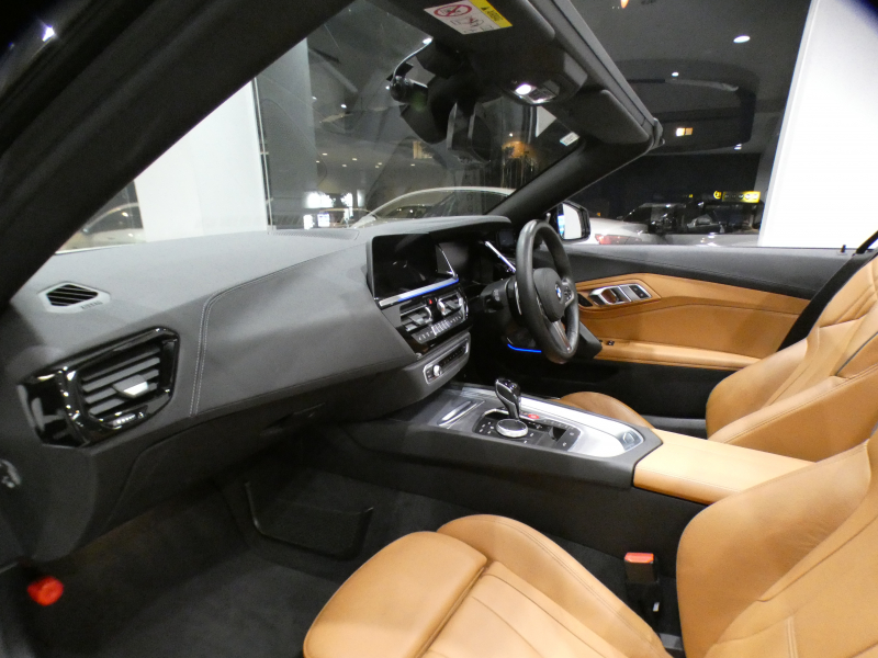 BMW Z4 Z4 M40i ｲﾉﾍﾞｰｼｮﾝPKG　ｺﾝﾌｫA Dｱｼｽﾄ 追ACC ﾚｰﾝDW 衝突軽減 茶革/黒幌 ﾋｰﾀｰ iﾄﾞﾗｲﾌﾞﾅﾋﾞ(第7世代) ﾗｲﾌﾞCP ☆harman/k ﾜｲﾔﾚｽCH ﾍｯﾄﾞｱｯﾌﾟDSP Bｶﾒﾗ 全周PDC LEDﾗｲﾄ 専用ｴｸｽﾃﾘｱ&19AW ☆3Dﾃﾞｻﾞｲﾝﾏﾌﾗｰ 340ps　2年保証
