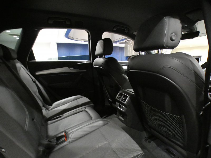 アウディ Q5 Q5 2.0TFSIｸﾜﾄﾛｽﾎﾟｰﾂ Sﾗｲﾝ&ｱｼｽﾀﾝｽPKG　ADVｷｰ 追ACC ﾚｰﾝ&ｻｲﾄﾞｱｼｽﾄ ｱｳﾃﾞｨﾌﾟﾚｾﾝｽ ﾊﾟｰｸｱｼｽﾄ 半革 ﾋｰﾀｰ MMIﾅﾋﾞ ﾊﾞｰﾁｬﾙCP 全周囲ｶﾒﾗ PDC LEDﾗｲﾄ Sﾗｲﾝｴｸｽﾃﾘｱ&19AW　2年保証