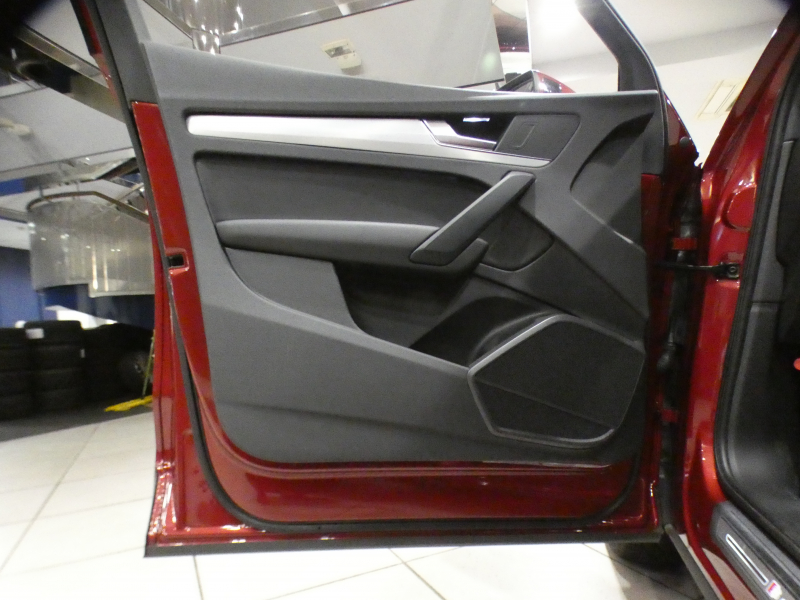 アウディ Q5 Q5 2.0TFSIｸﾜﾄﾛｽﾎﾟｰﾂ Sﾗｲﾝ&ｱｼｽﾀﾝｽPKG　ADVｷｰ 追ACC ﾚｰﾝ&ｻｲﾄﾞｱｼｽﾄ ｱｳﾃﾞｨﾌﾟﾚｾﾝｽ ﾊﾟｰｸｱｼｽﾄ 半革 ﾋｰﾀｰ MMIﾅﾋﾞ ﾊﾞｰﾁｬﾙCP 全周囲ｶﾒﾗ PDC LEDﾗｲﾄ Sﾗｲﾝｴｸｽﾃﾘｱ&19AW　2年保証