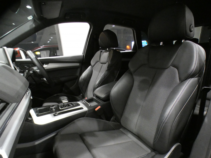アウディ Q5 Q5 2.0TFSIｸﾜﾄﾛｽﾎﾟｰﾂ Sﾗｲﾝ&ｱｼｽﾀﾝｽPKG　ADVｷｰ 追ACC ﾚｰﾝ&ｻｲﾄﾞｱｼｽﾄ ｱｳﾃﾞｨﾌﾟﾚｾﾝｽ ﾊﾟｰｸｱｼｽﾄ 半革 ﾋｰﾀｰ MMIﾅﾋﾞ ﾊﾞｰﾁｬﾙCP 全周囲ｶﾒﾗ PDC LEDﾗｲﾄ Sﾗｲﾝｴｸｽﾃﾘｱ&19AW　2年保証