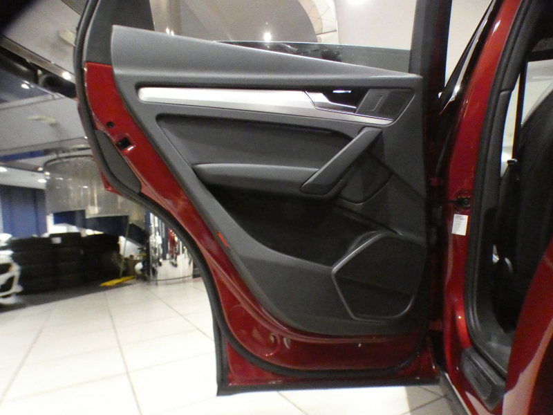 アウディ Q5 Q5 2.0TFSIｸﾜﾄﾛｽﾎﾟｰﾂ Sﾗｲﾝ&ｱｼｽﾀﾝｽPKG　ADVｷｰ 追ACC ﾚｰﾝ&ｻｲﾄﾞｱｼｽﾄ ｱｳﾃﾞｨﾌﾟﾚｾﾝｽ ﾊﾟｰｸｱｼｽﾄ 半革 ﾋｰﾀｰ MMIﾅﾋﾞ ﾊﾞｰﾁｬﾙCP 全周囲ｶﾒﾗ PDC LEDﾗｲﾄ Sﾗｲﾝｴｸｽﾃﾘｱ&19AW　2年保証