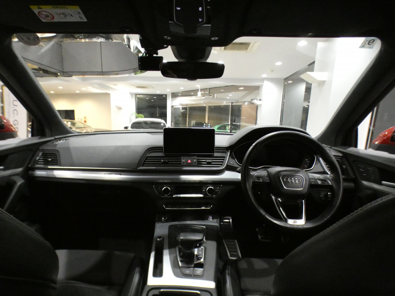 アウディ Q5 Q5 2.0TFSIｸﾜﾄﾛｽﾎﾟｰﾂ Sﾗｲﾝ&ｱｼｽﾀﾝｽPKG　ADVｷｰ 追ACC ﾚｰﾝ&ｻｲﾄﾞｱｼｽﾄ ｱｳﾃﾞｨﾌﾟﾚｾﾝｽ ﾊﾟｰｸｱｼｽﾄ 半革 ﾋｰﾀｰ MMIﾅﾋﾞ ﾊﾞｰﾁｬﾙCP 全周囲ｶﾒﾗ PDC LEDﾗｲﾄ Sﾗｲﾝｴｸｽﾃﾘｱ&19AW　2年保証