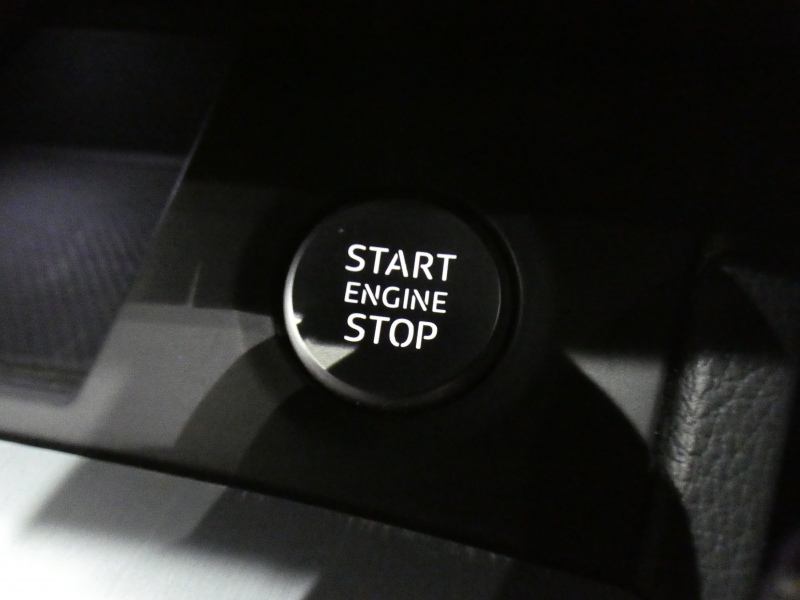 アウディ Q5 Q5 2.0TFSIｸﾜﾄﾛｽﾎﾟｰﾂ Sﾗｲﾝ&ｱｼｽﾀﾝｽPKG　☆1ｵｰﾅｰ ADVｷｰ 追ACC ﾚｰﾝ&ｻｲﾄﾞｱｼｽﾄ ｱｳﾃﾞｨﾌﾟﾚｾﾝｽ ﾊﾟｰｸｱｼｽﾄ 半革 ﾋｰﾀｰ MMIﾅﾋﾞ ﾊﾞｰﾁｬﾙCP 全周囲ｶﾒﾗ PDC LEDﾗｲﾄ Sﾗｲﾝｴｸｽﾃﾘｱ&19AW　2年保証
