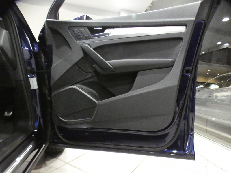 アウディ Q5 Q5 2.0TFSIｸﾜﾄﾛｽﾎﾟｰﾂ Sﾗｲﾝ&ｱｼｽﾀﾝｽPKG　☆1ｵｰﾅｰ ADVｷｰ 追ACC ﾚｰﾝ&ｻｲﾄﾞｱｼｽﾄ ｱｳﾃﾞｨﾌﾟﾚｾﾝｽ ﾊﾟｰｸｱｼｽﾄ 半革 ﾋｰﾀｰ MMIﾅﾋﾞ ﾊﾞｰﾁｬﾙCP 全周囲ｶﾒﾗ PDC LEDﾗｲﾄ Sﾗｲﾝｴｸｽﾃﾘｱ&19AW　2年保証