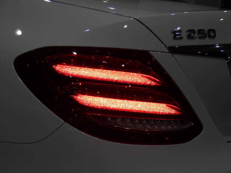 メルセデスベンツ Eクラス E250AVGｽﾎﾟｰﾂ ﾚｻﾞｰｴｸｽｸﾙｰｼﾌﾞ&ﾚｰﾀﾞｰｾｰﾌﾃｨPKG　黒革 全席ﾋｰﾀｰ ☆ﾊﾟﾉﾗﾏSR ﾅﾋﾞTV ☆ﾌﾞﾙﾒｽﾀｰ 全周囲ｶﾒﾗ PTS ｴｱﾊﾞﾗﾝｽ ﾍｯﾄﾞｱｯﾌﾟDSP ﾏﾙﾁﾋﾞｰﾑLED ｱﾝﾋﾞｴﾝﾄﾗｲﾄ AMGｽﾀｲﾘﾝｸﾞ&19AW　2年保証