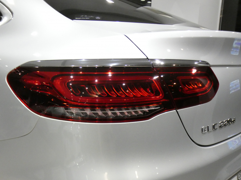メルセデスベンツ GLCクーペ GLC220d 4MATICｸｰﾍﾟ AMGﾗｲﾝ&ﾚｻﾞｰｴｸｽｸﾙｰｼﾌﾞPKG　後期 黒革 ☆ﾍﾞﾝﾁﾚｰﾀｰ 全席ﾋｰﾀｰ ☆ｻﾝﾙｰﾌ MBUX Meｺﾈ ☆ﾌﾞﾙﾒｽﾀｰ 全周囲ｶﾒﾗ PTS ﾜｲﾔﾚｽCH ﾏﾙﾁﾋﾞｰﾑLED ｱﾝﾋﾞｴﾝﾄﾗｲﾄ AMGｽﾀｲﾘﾝｸﾞ&19AW　2年保証