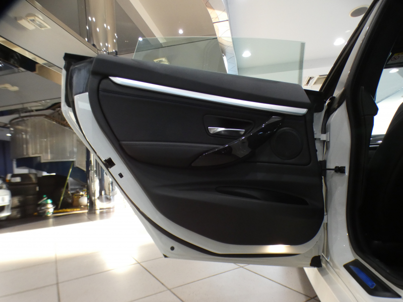 BMW 3シリーズ 320iｸﾞﾗﾝﾂｰﾘｽﾓ Mｽﾎﾟｰﾂ　☆後期 ｺﾝﾌｫA 追ACC ﾚｰﾝCHW 衝突軽減 黒革 ﾋｰﾀｰ iﾄﾞﾗｲﾌﾞﾅﾋﾞ(第5世代) ☆ﾄｯﾌﾟ･ｻｲﾄﾞﾋﾞｭｰｶﾒﾗ PDC LEDﾗｲﾄ Mｽﾎﾟｰﾂｴｱﾛ&19AW ｵｰﾄﾃｰﾙｹﾞｰﾄ　2年保証