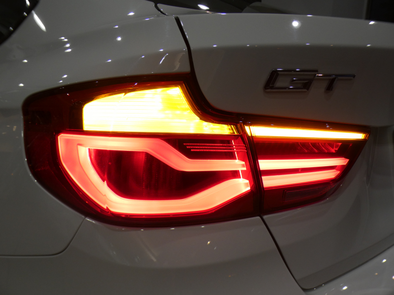 BMW 3シリーズ 320iｸﾞﾗﾝﾂｰﾘｽﾓ Mｽﾎﾟｰﾂ　☆後期 ｺﾝﾌｫA 追ACC ﾚｰﾝCHW 衝突軽減 黒革 ﾋｰﾀｰ iﾄﾞﾗｲﾌﾞﾅﾋﾞ(第5世代) ☆ﾄｯﾌﾟ･ｻｲﾄﾞﾋﾞｭｰｶﾒﾗ PDC LEDﾗｲﾄ Mｽﾎﾟｰﾂｴｱﾛ&19AW ｵｰﾄﾃｰﾙｹﾞｰﾄ　2年保証